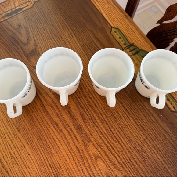 Vintage Pyrex Old Town Blue Mugs Set of 4 – Corelle Corning Coffee Cups - Picture 3 of 6